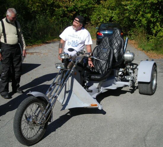 Claude et moto 1